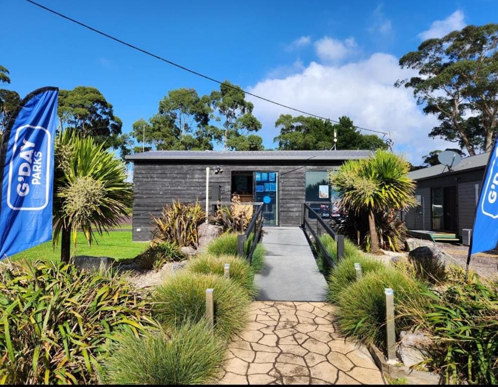 Strahan Beach Tourist Park - View 5