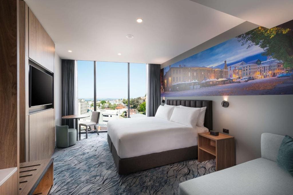 DoubleTree by Hilton Hobart - View 2