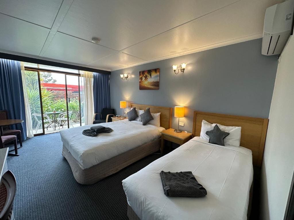 Statesman Motor Inn - View 7