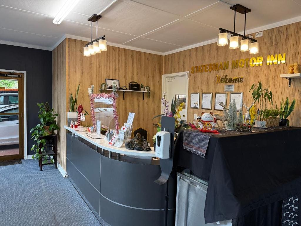 Statesman Motor Inn - View 3