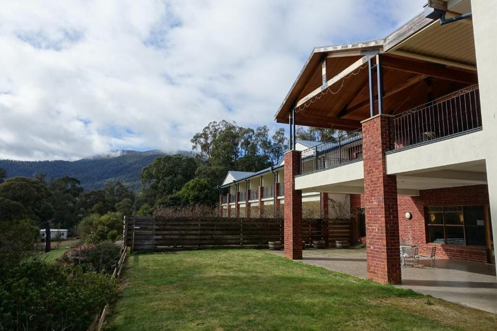 Elkanah Lodge and Conference Centre - Main view