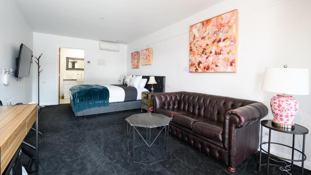 Daylesford Art Motel - View 2