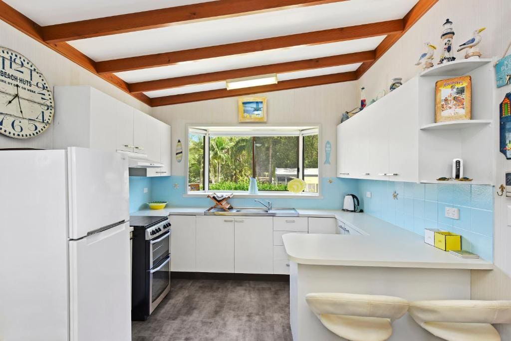 Flynns Beach Caravan Park - View 6