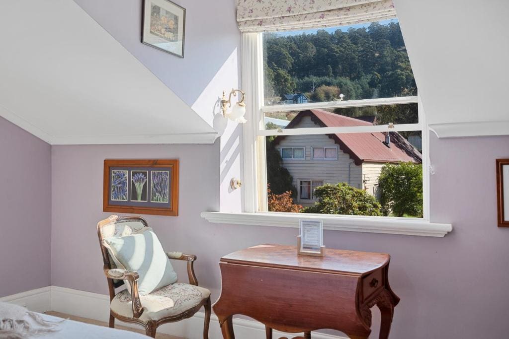 Franklin Lodge, Huon Valley, Tasmania, Lavender Room - View 7