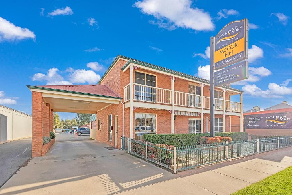 Golden River Motor Inn - Main view