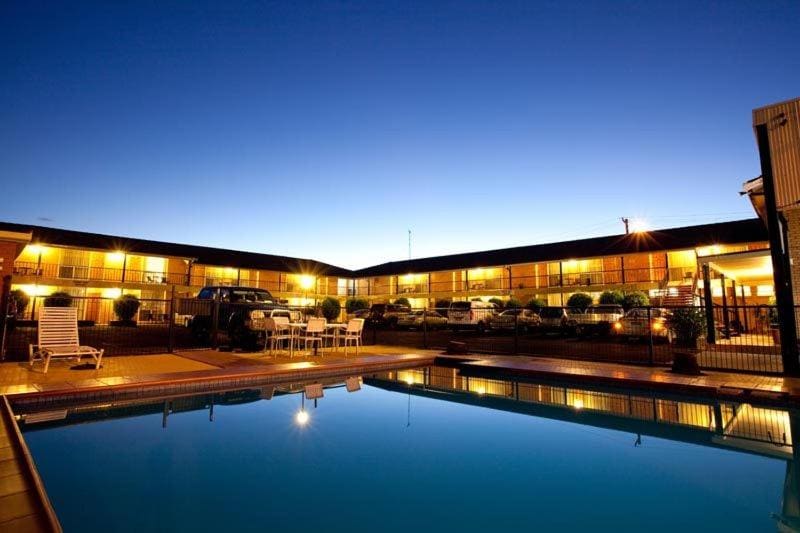 Golden West Motor Inn - View 3