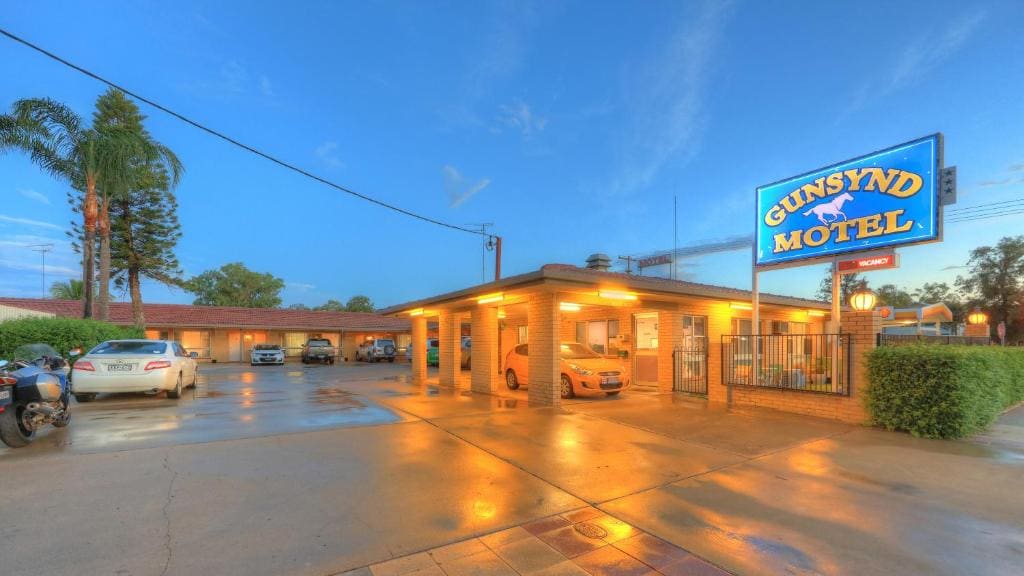 Gunsynd Motor Inn - Main view