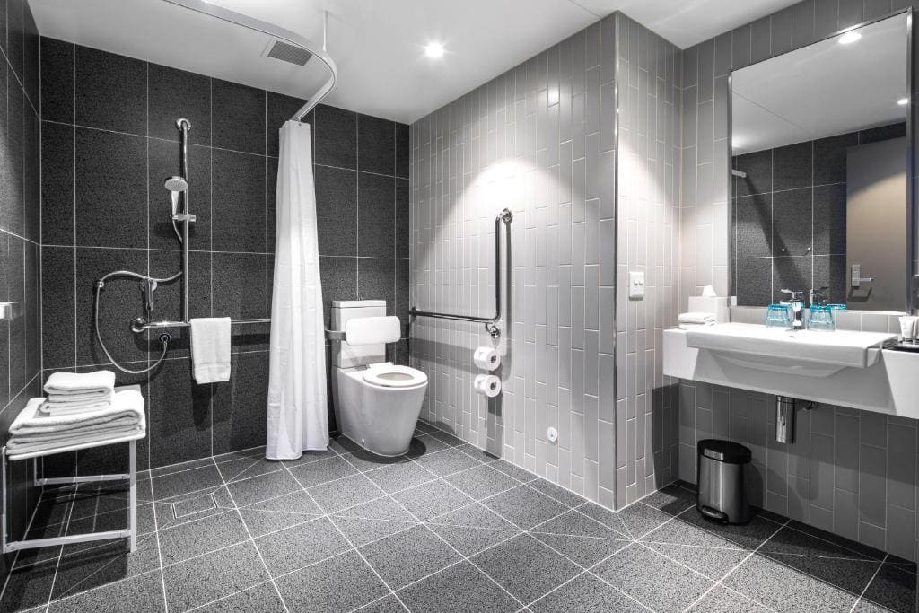 Holiday Inn Express Melbourne Little Collins by IHG - View 3