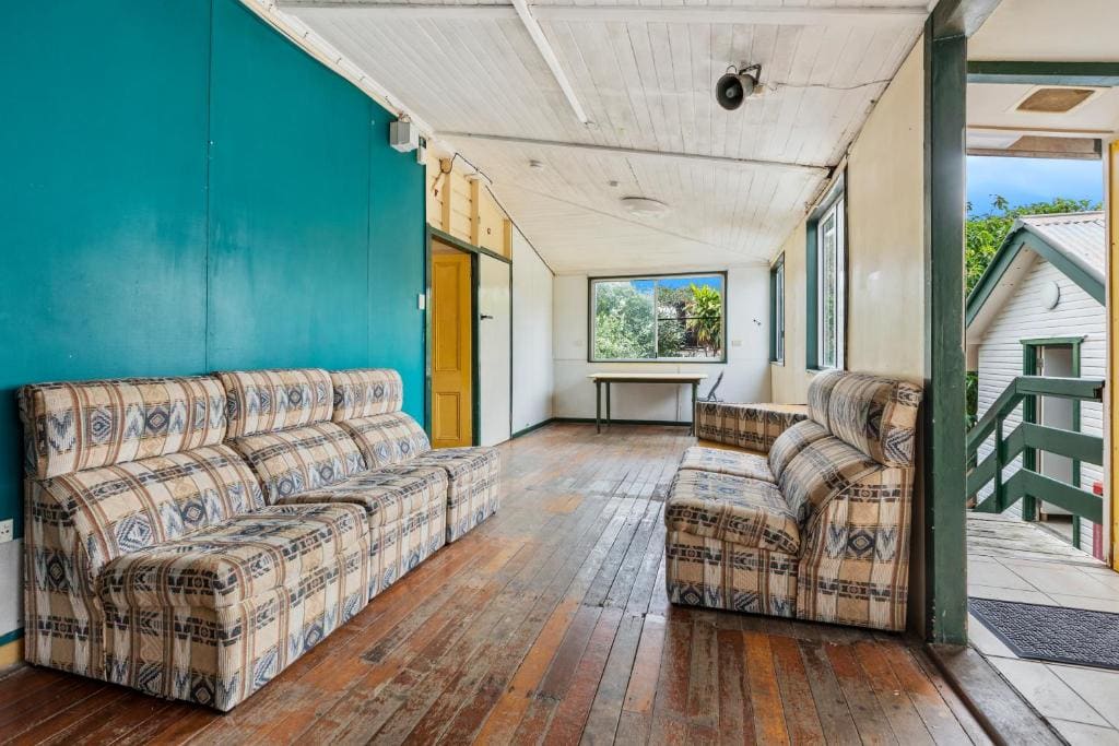 Mangoes Backpacker Hostel & Farmstay - Main view