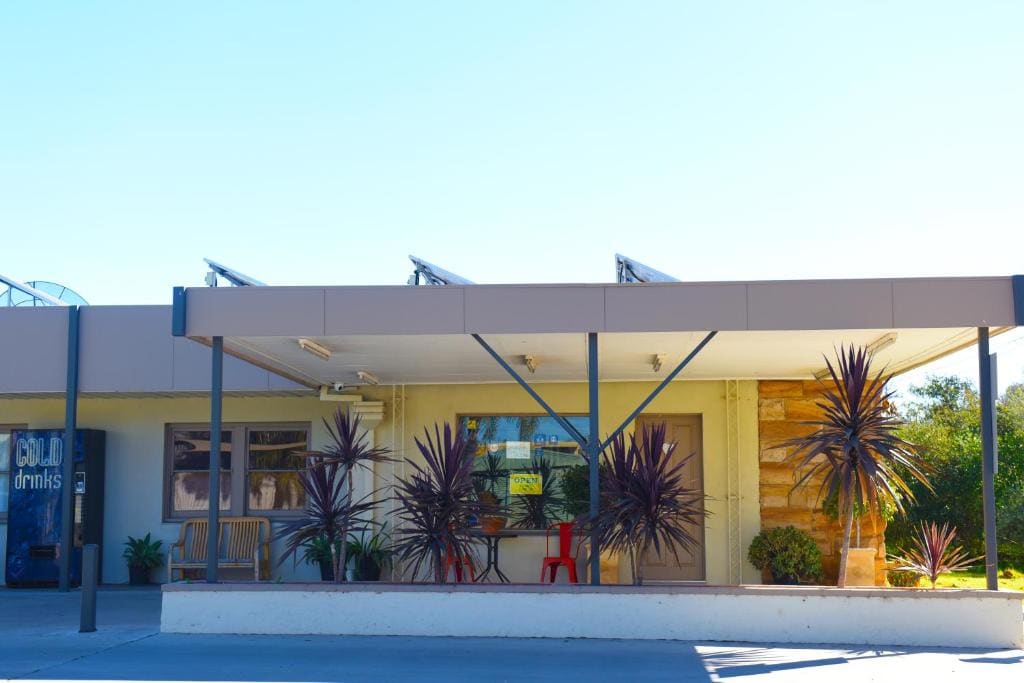Mia Motel - Main view