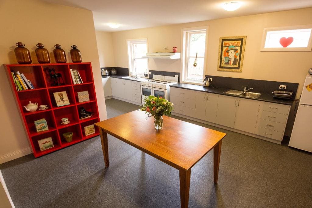 Montacute Boutique Bunkhouse - View 4