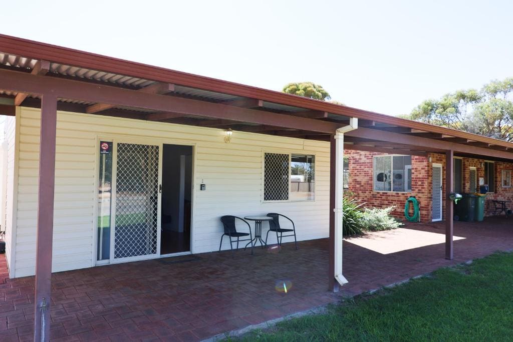 Narembeen Caravan Park - Main view