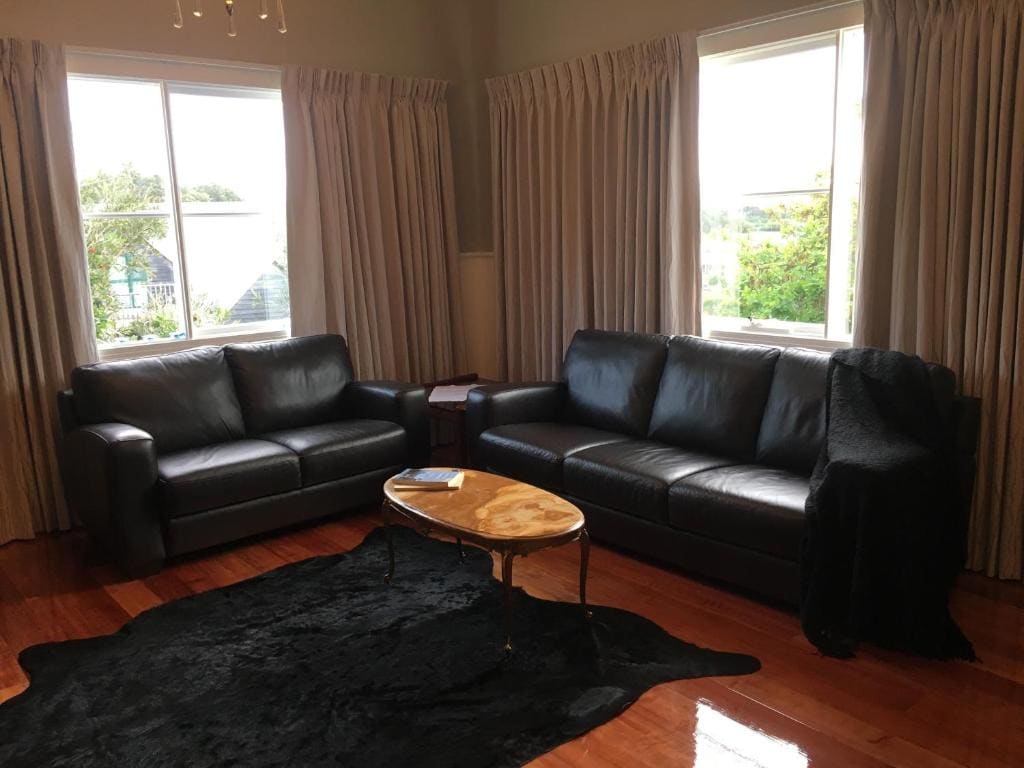 Noah's Stanley Luxury Bed and Breakfast - View 5