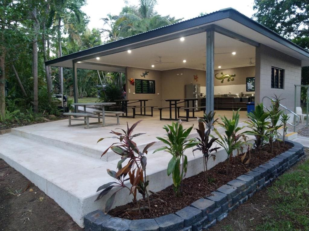 Oasis Tourist Park - Main view