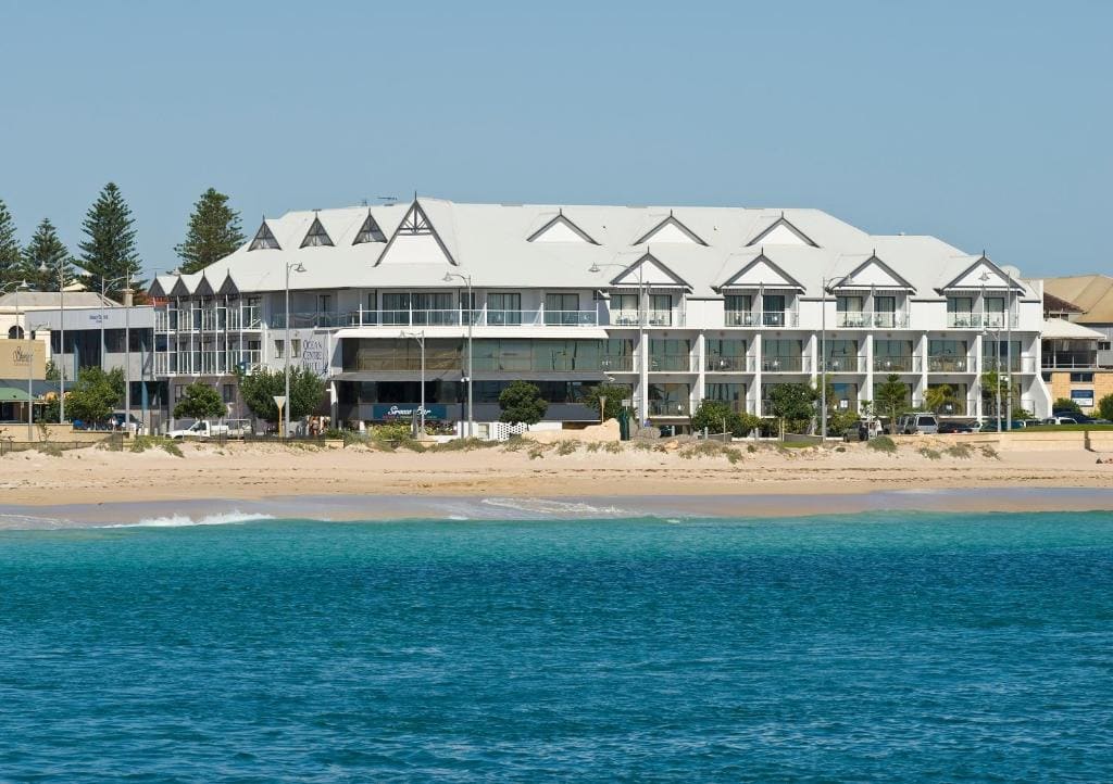 Ocean Centre Hotel - Main view