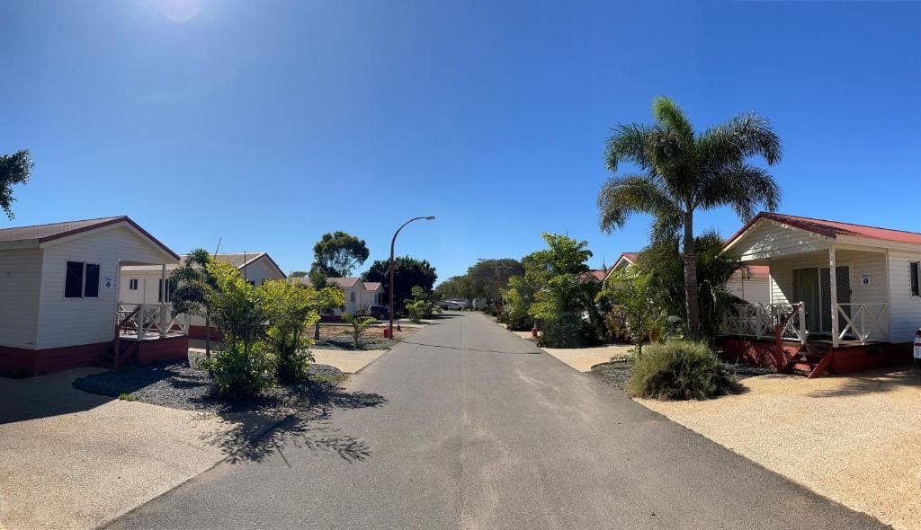 Outback Oasis Caravan Park - View 2