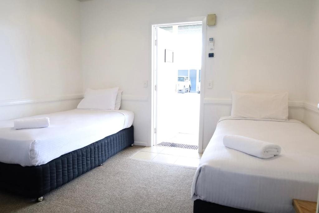 Park Avenue Hotel Motel - View 7