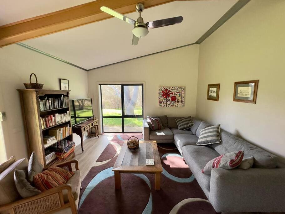 Peaceful getaway in stunning bush setting - View 2