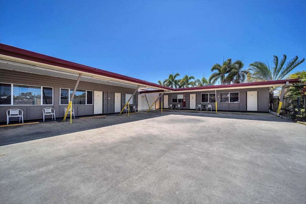 Pearly Shell Motel - Main view