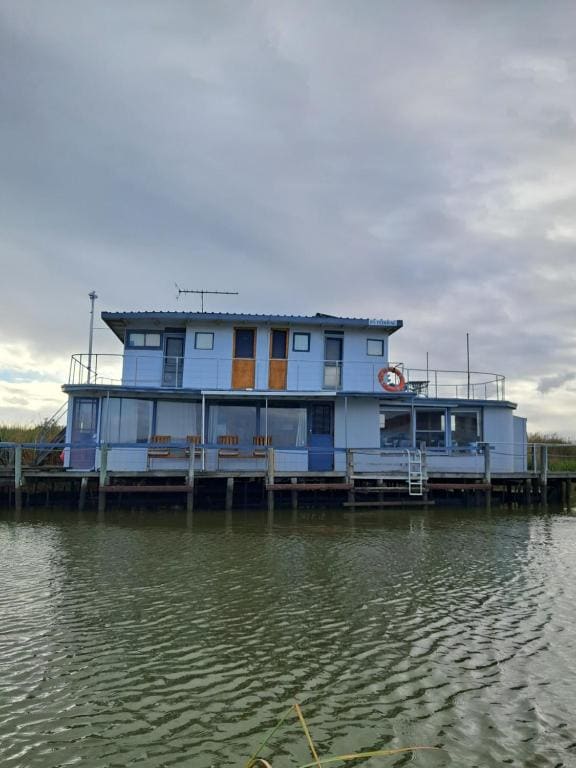 PS Federal Retreat Paddle Steamer Goolwa - Main view
