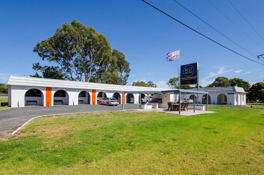Rest Motels - Main view