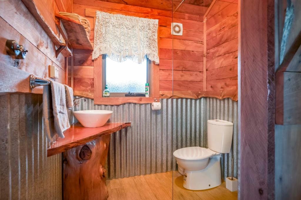 Rustic Hut Bush Retreat - عرض 3