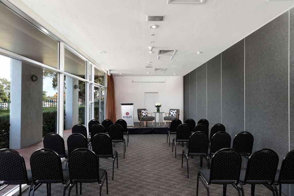 Rydges Bankstown - Main view