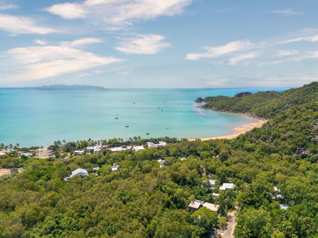 Bounce Magnetic Island and Koala Park - View 6