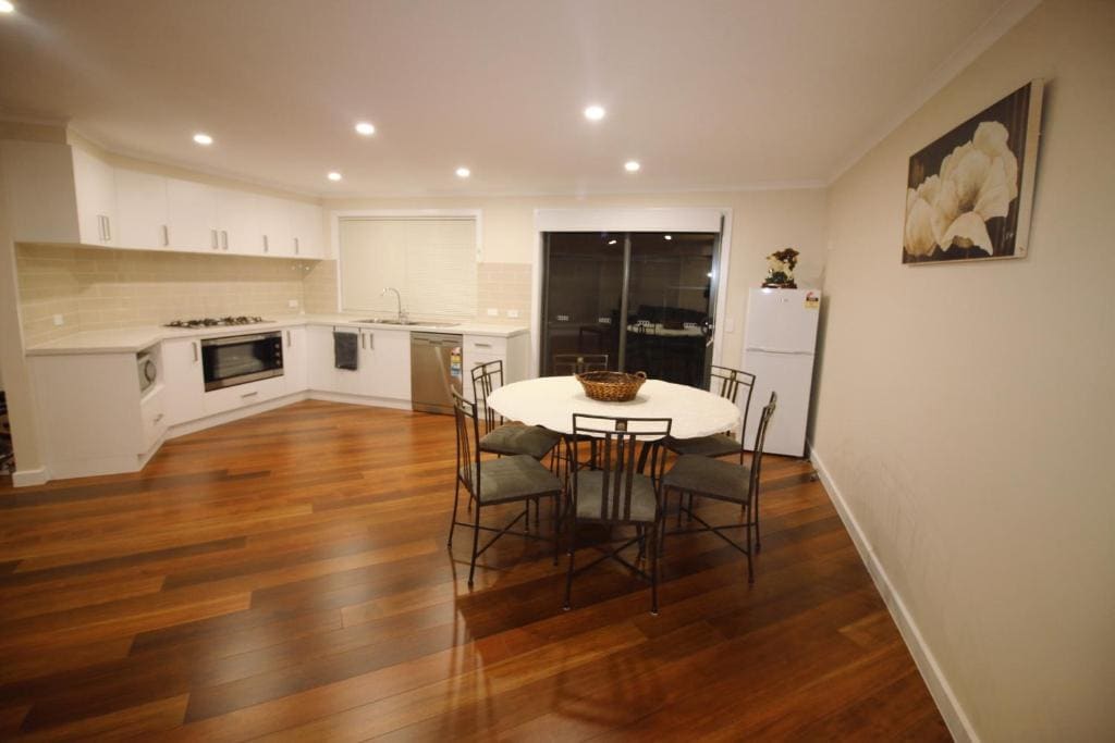 Silver House Melbourne Airport 7 mins - View 7