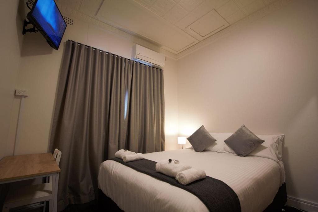 Sydney Junction Hotel - View 6