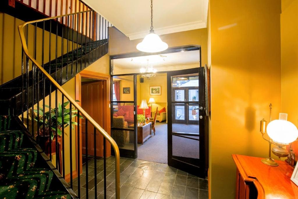 The Tasmanian Inn - View 6