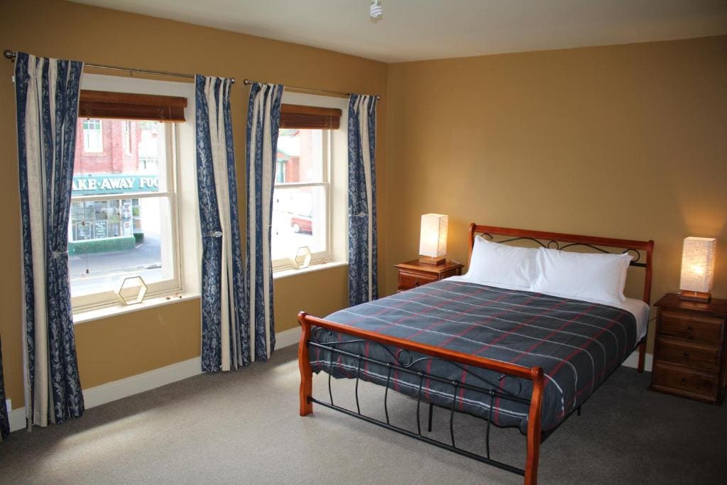 The Tasmanian Inn - View 2