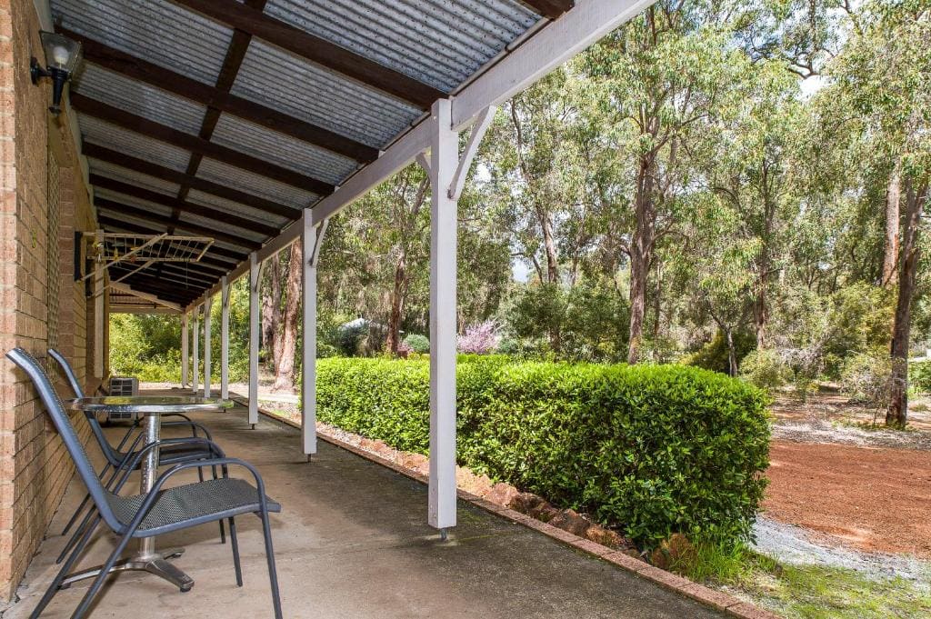 Travellers Rest Motel - View 4