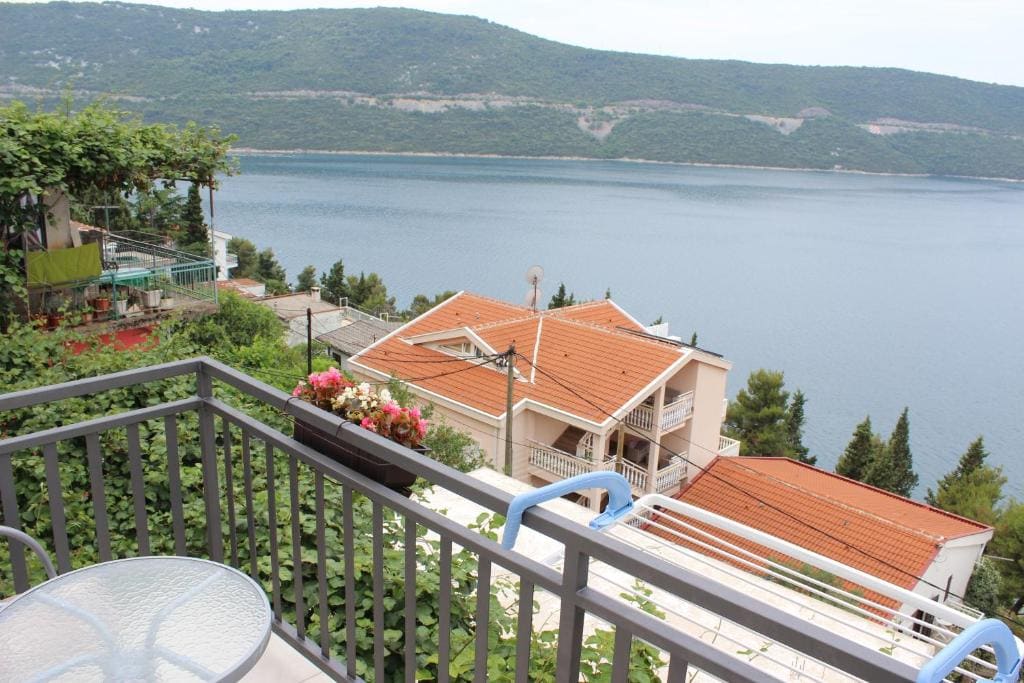 Guest House Put - View 2