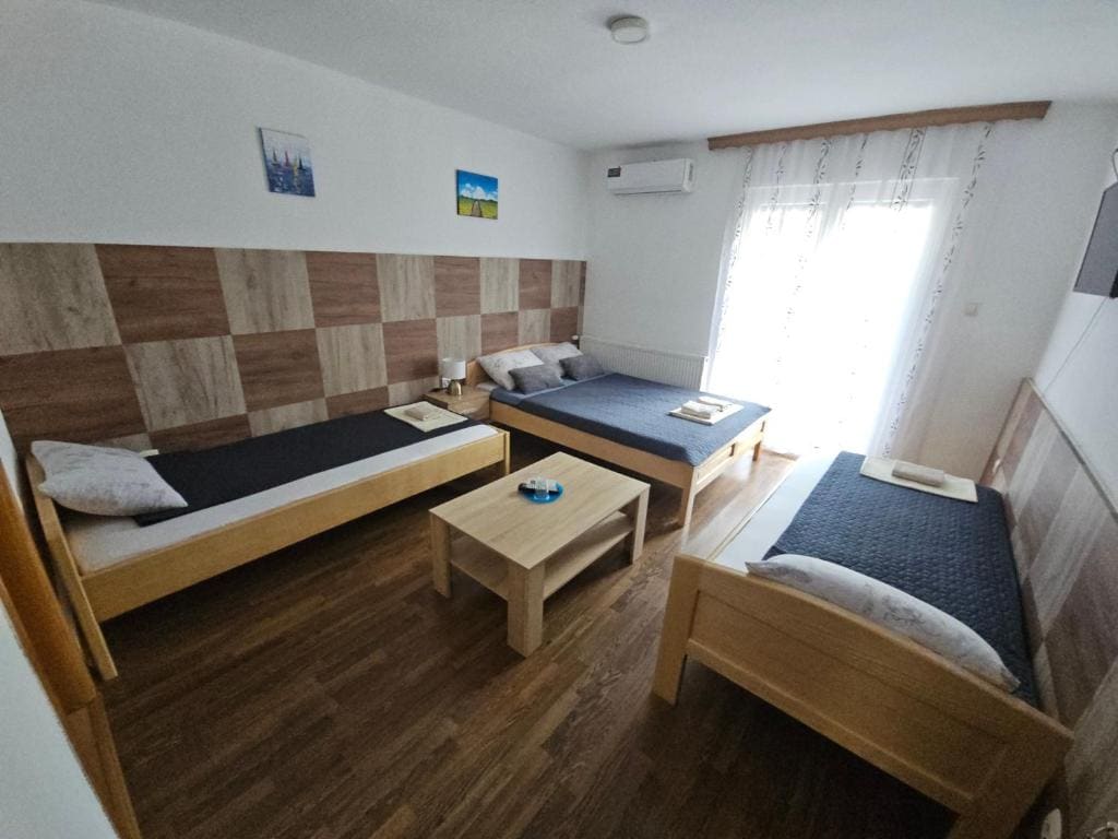 Apartmani i sobe "Tocak" - View 2