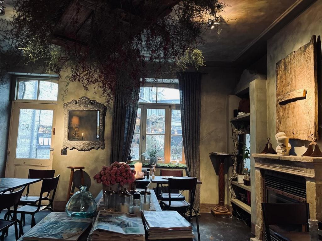 Édouard Garden Café Guest Room - View 2