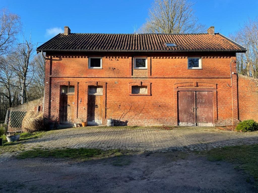 La Bruyere du Coq Stables - Main view