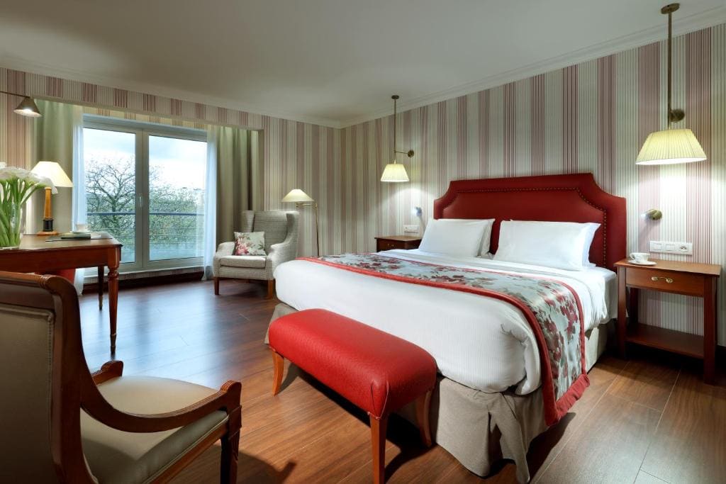 Eurostars Montgomery - View 2