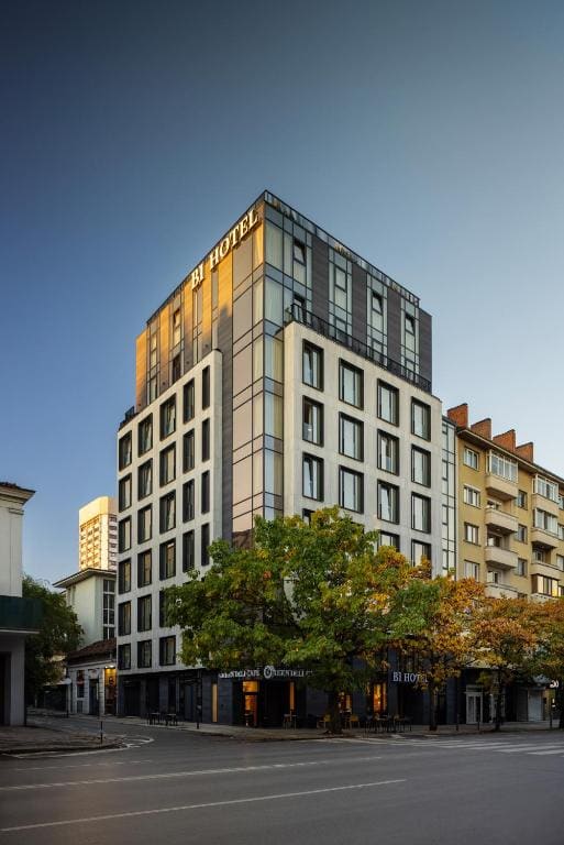 B1 Downtown Hotel - Main view
