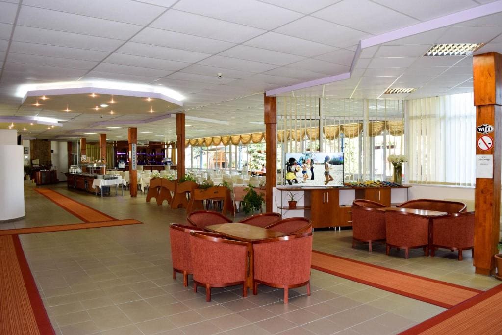 Balaton Hotel - Main view