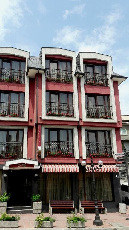 Hotel Central - Main view