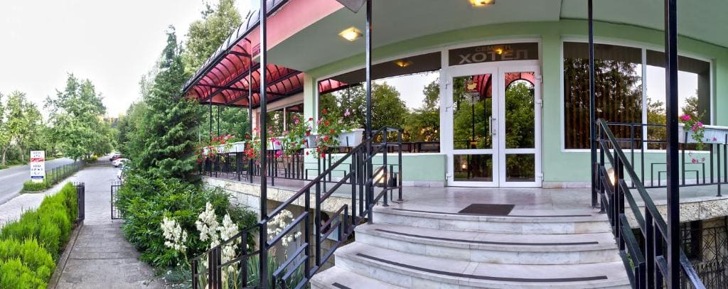Family Hotel Gabrovo - View 6