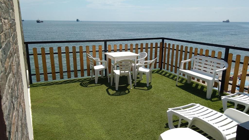 Hemingway rooms in Happy Beach - View 6