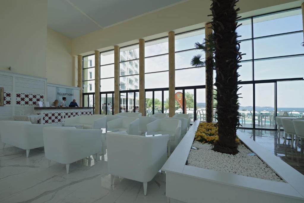 Hotel Perla Beach Club - All Inclusive - View 6