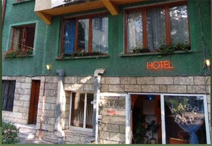 Stivan Iskar Hotel - Main view