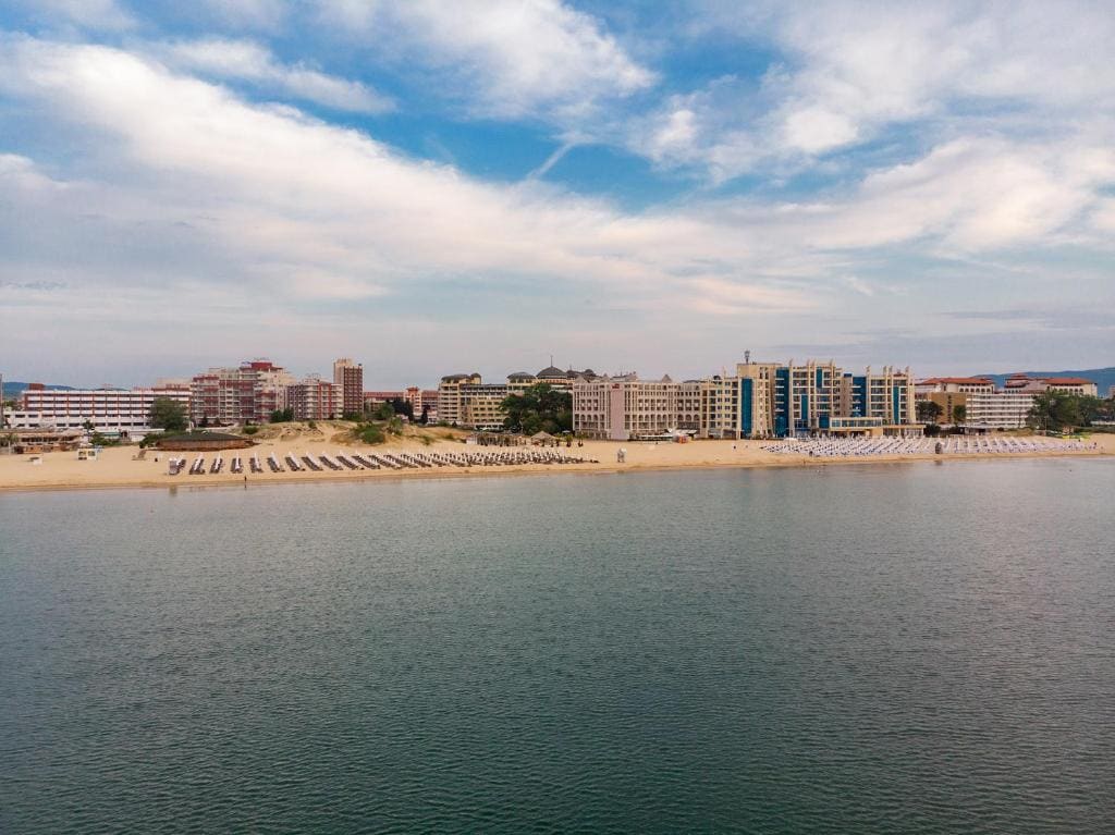 Viand Hotel - All Inclusive - View 2