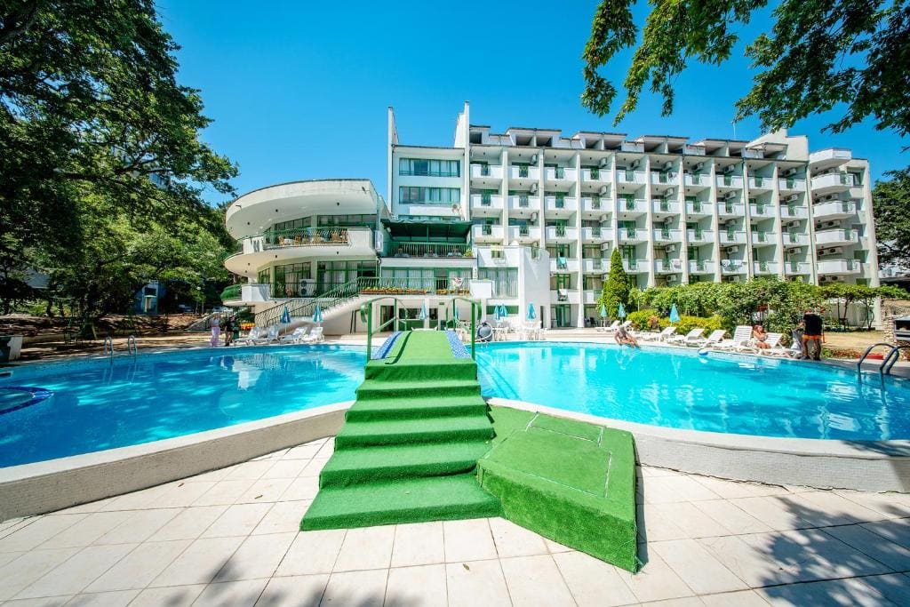 Hotel Zdravets - Main view