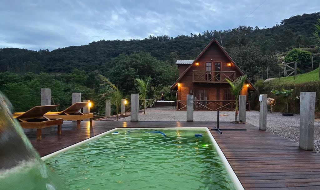 Chalé Familiar com Jacuzzi e Piscina - View 7