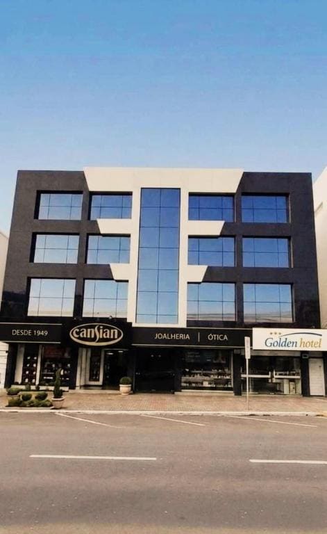Golden Hotel - O MAIS CENTRAL - Pet Friendly - Main view