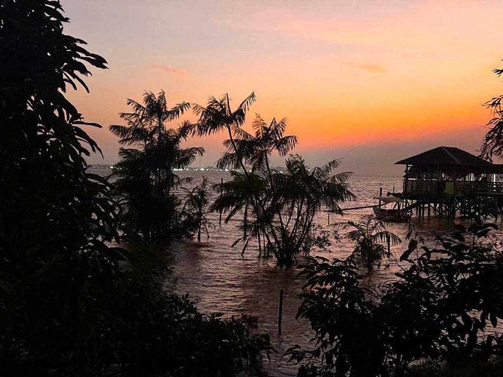 Jambu Hostel Combu - View 3